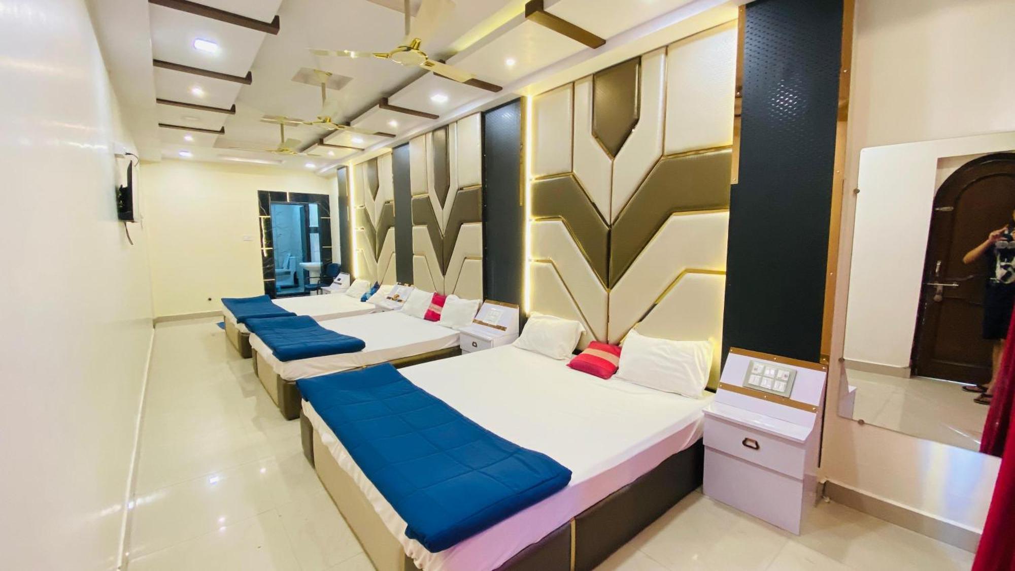 Hotel Mark 乌贾因 外观 照片