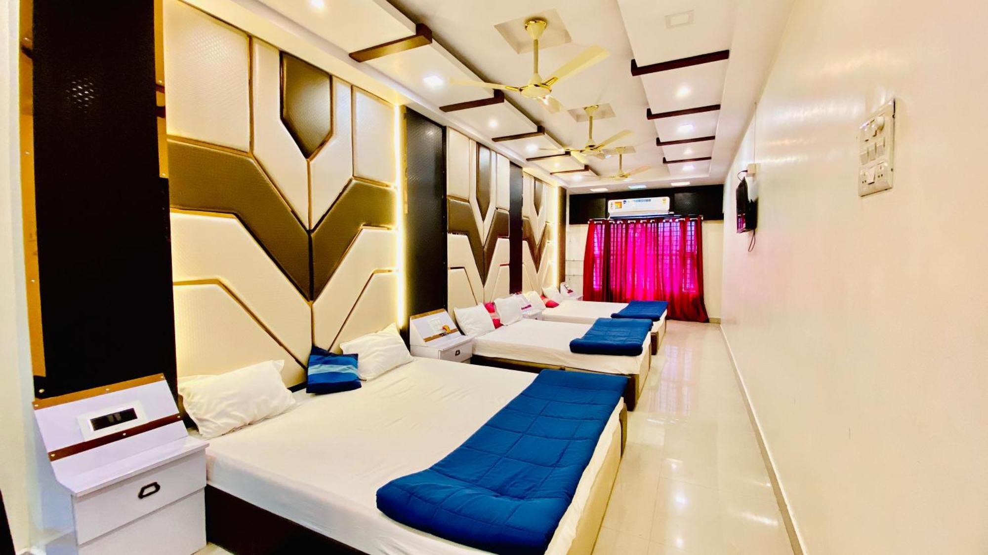 Hotel Mark 乌贾因 外观 照片