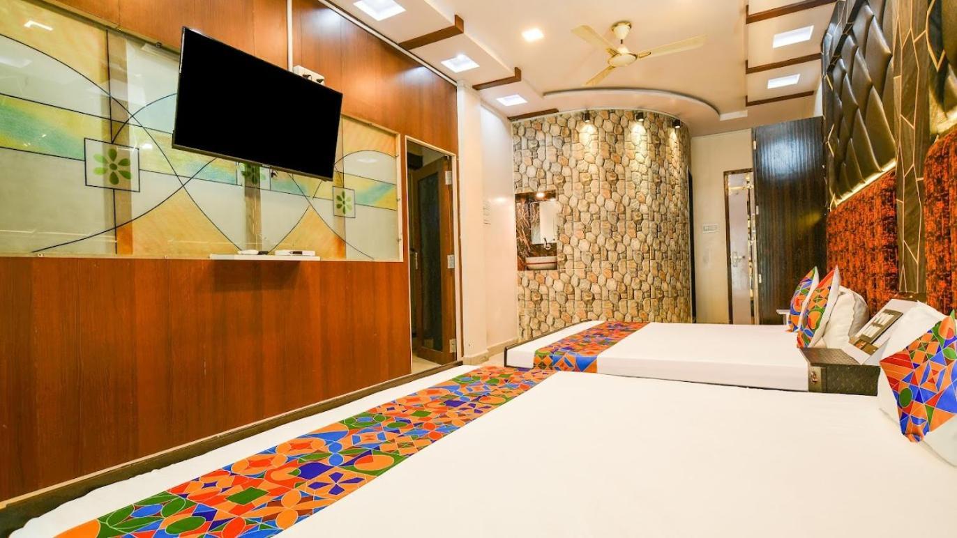 Hotel Mark 乌贾因 外观 照片