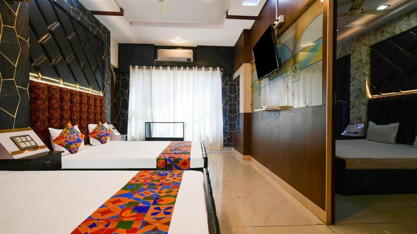 Hotel Mark 乌贾因 外观 照片