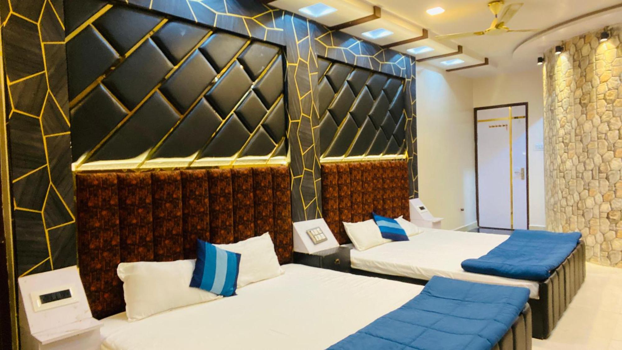 Hotel Mark 乌贾因 外观 照片