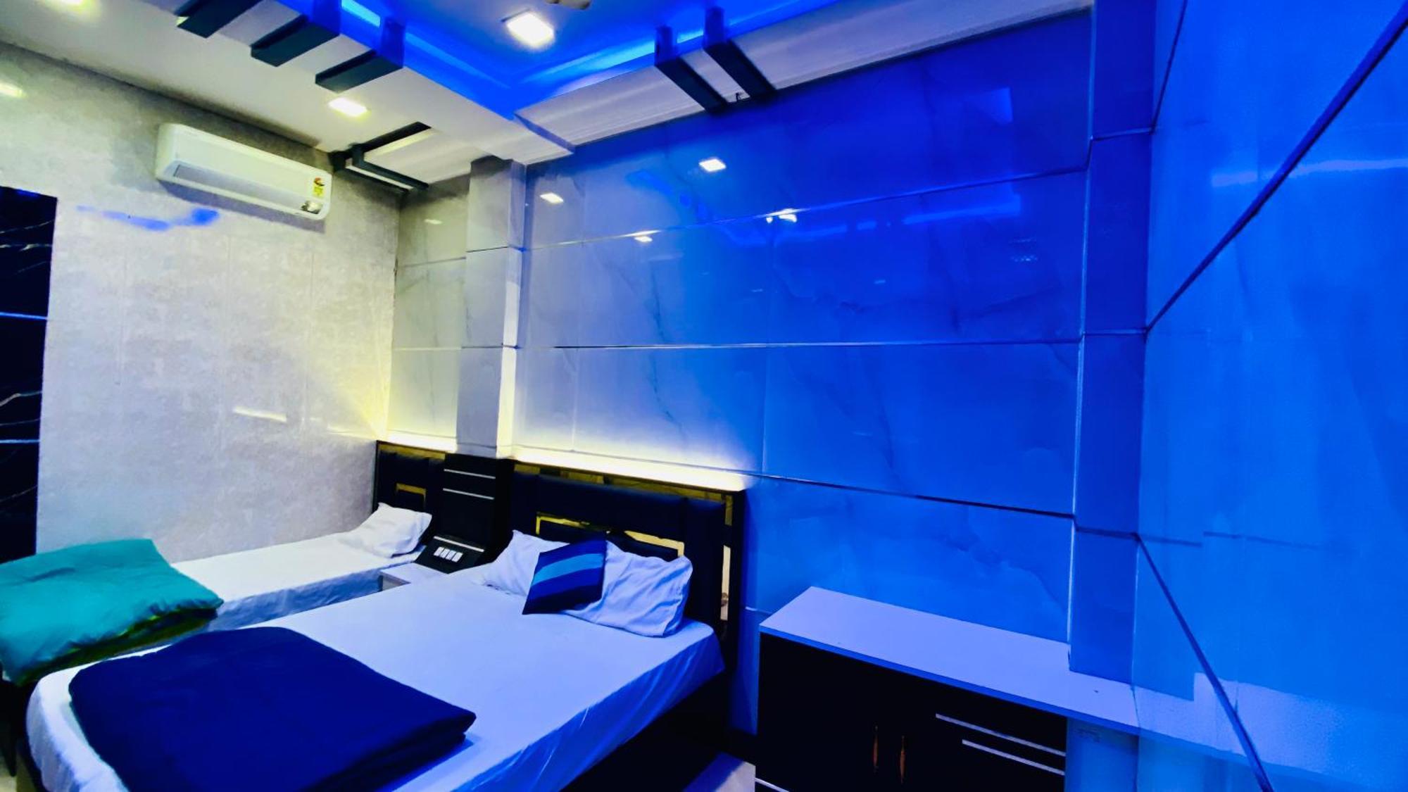 Hotel Mark 乌贾因 外观 照片