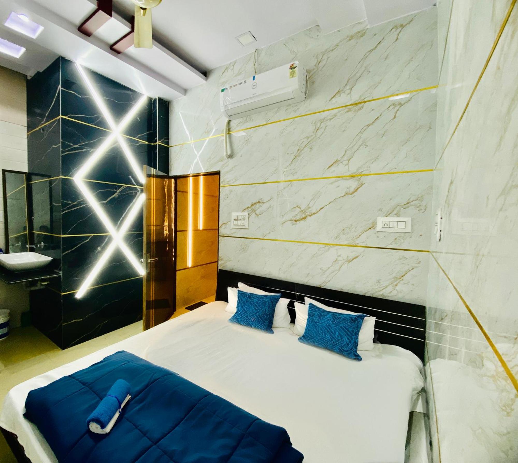 Hotel Mark 乌贾因 外观 照片